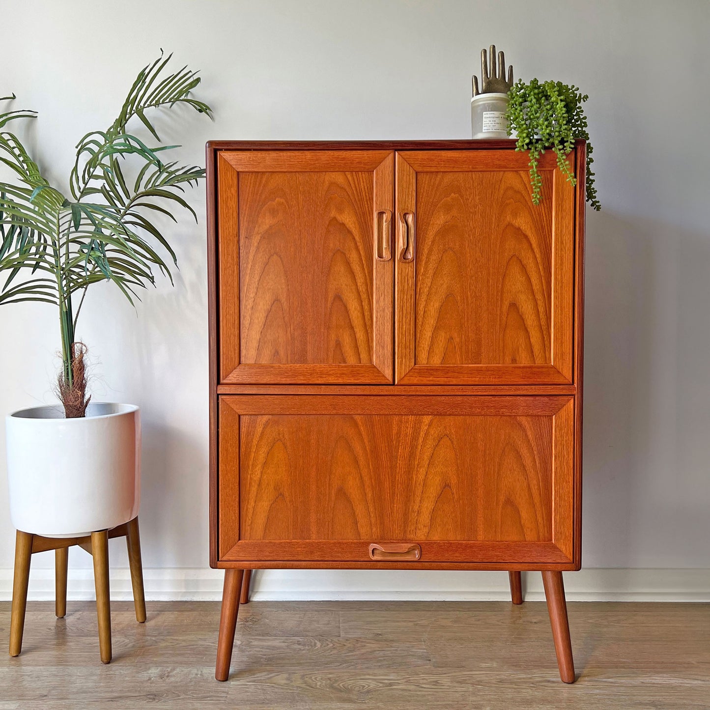 Vintage Mid Century Teak G Plan Fresco Drinks Cocktail Cabinet with Bottle Rack - *MADE TO ORDER*