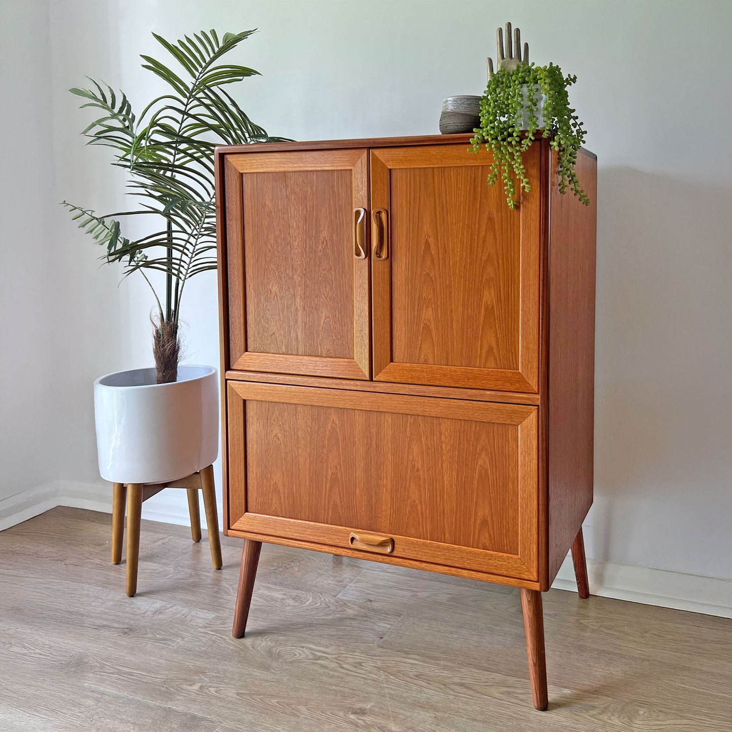 Bespoke Vintage Mid Century Teak G Plan Fresco Drinks Cocktail Cabinet - *MADE TO ORDER*