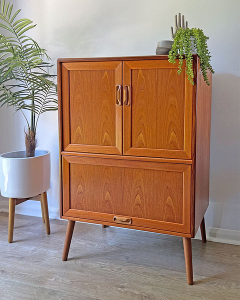 Vintage Mid Century G Plan Fresco Drinks Cocktail Cabinet on Wooden Legs - Tropical Palms