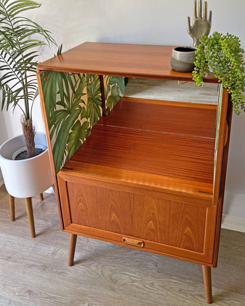 Vintage Mid Century G Plan Fresco Drinks Cocktail Cabinet on Wooden Legs - Tropical Palms