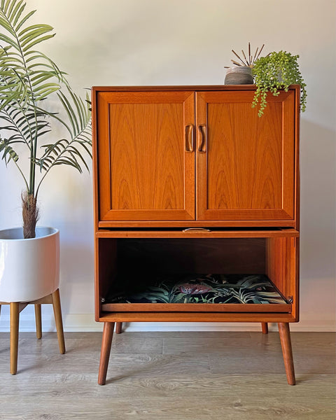 Vintage Mid Century G Plan Fresco Drinks Cocktail Cabinet on Wooden Legs - Tropical Parrot