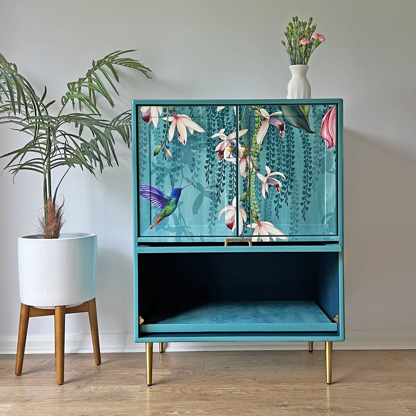 One-of-a-kind G Plan Fresco Drinks Cocktail Cabinet - Aqua Blue - Trailing Orchids - ‘The Humming Hour’