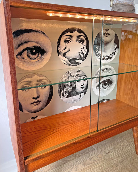 Vintage G Plan Teak Small Glass Fronted Display Drinks Cabinet - Fornasetti Tema E Variazioni